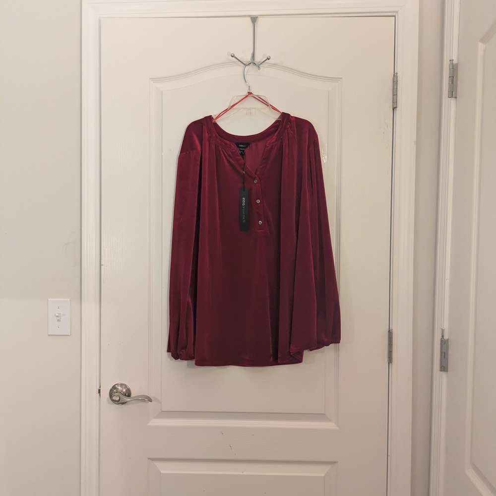 intro. Women's Deep Red Stretch Robe - Picture 2 of 3